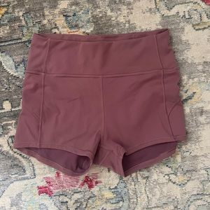 Lululemon shorts size 8 🍋